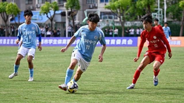 开云官网-74支队伍鏖战绿茵！2026上海高中足球联赛开幕